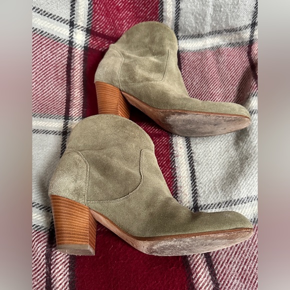 Vero Cuoio Saks fifth Ave Suede Boots size 7 - Picture 3 of 6